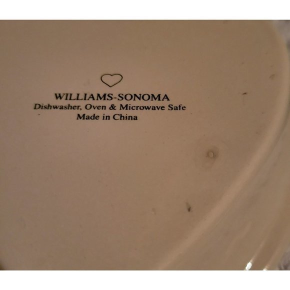 WIlliams-Sonoma Ceramic Cream-Colored Heart Ramekin - Picture 3 of 5